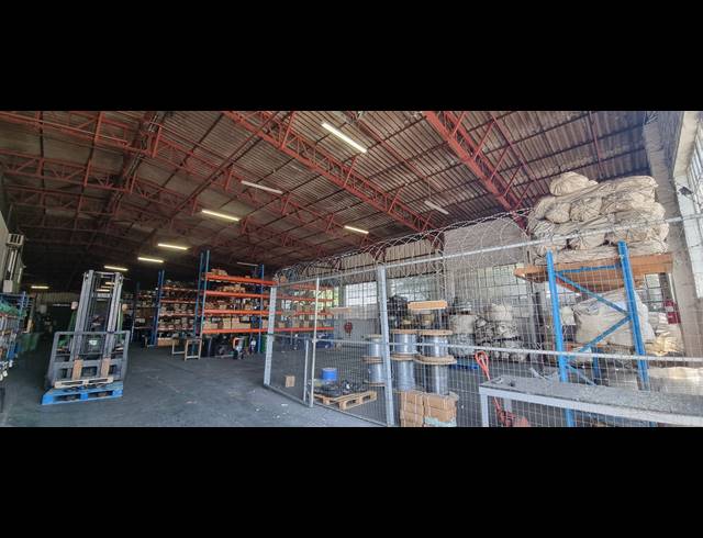 2,709M² WAREHOUSE FOR SALE IN JACOBS